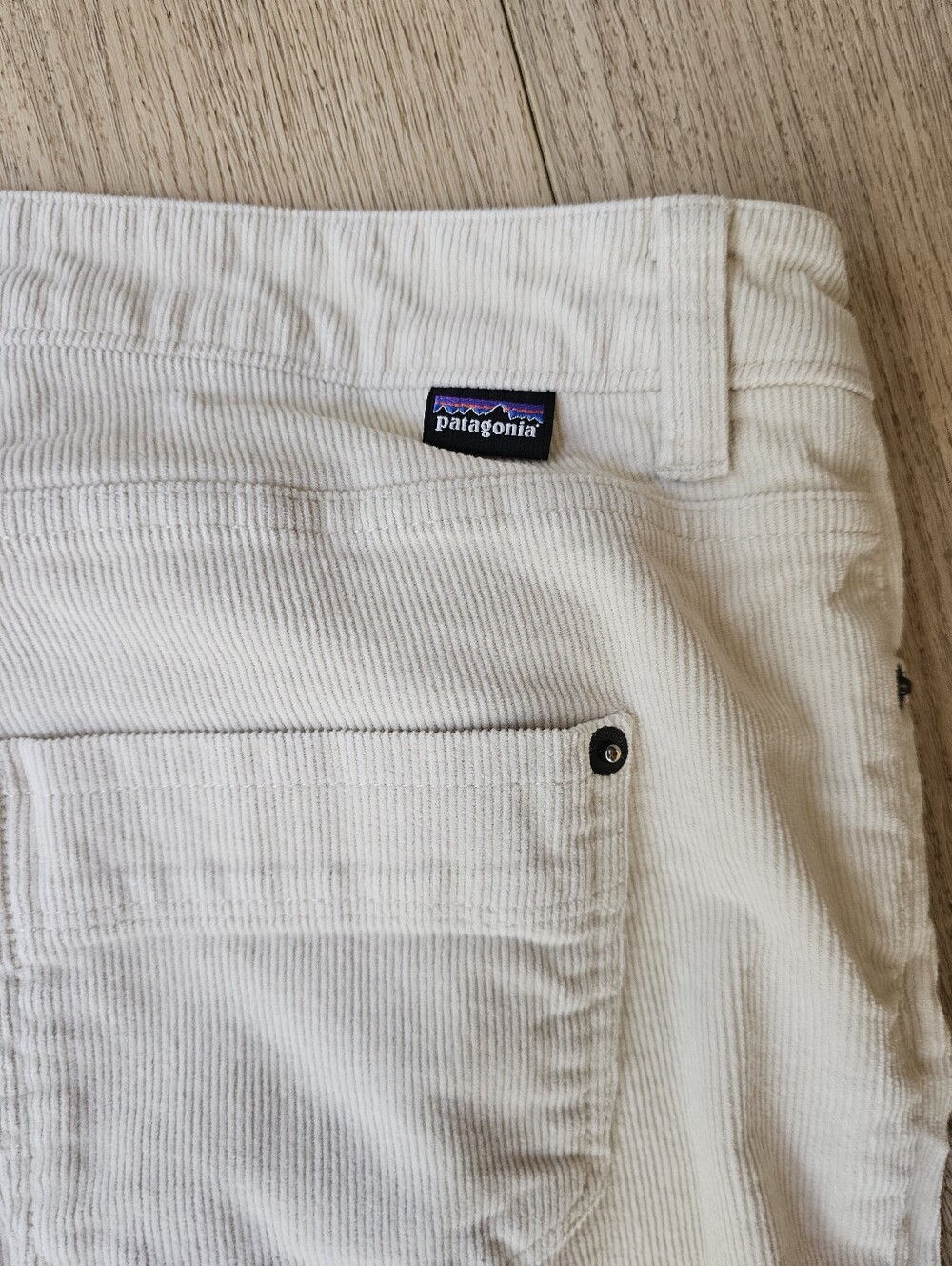 Patagonia Women's Fitted Organic Cotton Corduroy Pants (55055) natural - size 30 - Picture 10 of 12